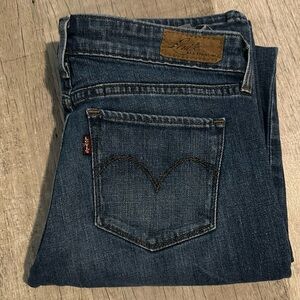 Women’s Levi’s curve modern rise straight size 2/26